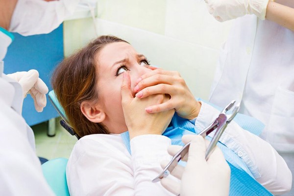 دلایل ترس از دندانپزشکی و آموزش برطرف کردن آن